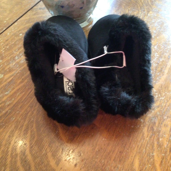 Womens Black Nordstrom Rack Faux Fur Trim Slipper Anti Skid sz small NWT - Picture 7 of 9